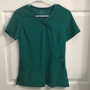 Cherokee infinity scrub top in hunter green